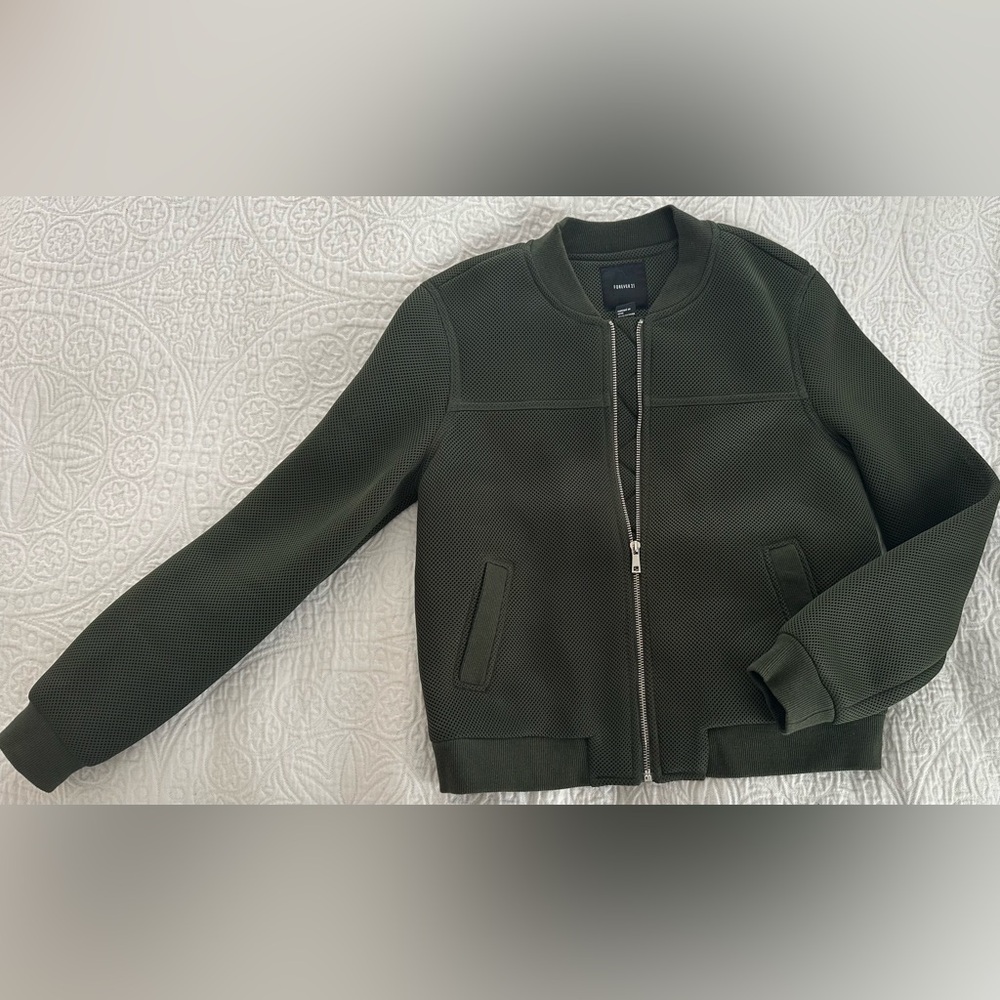 Forever 21 dark green bomber jacket (women’s small) good condition, gently worn